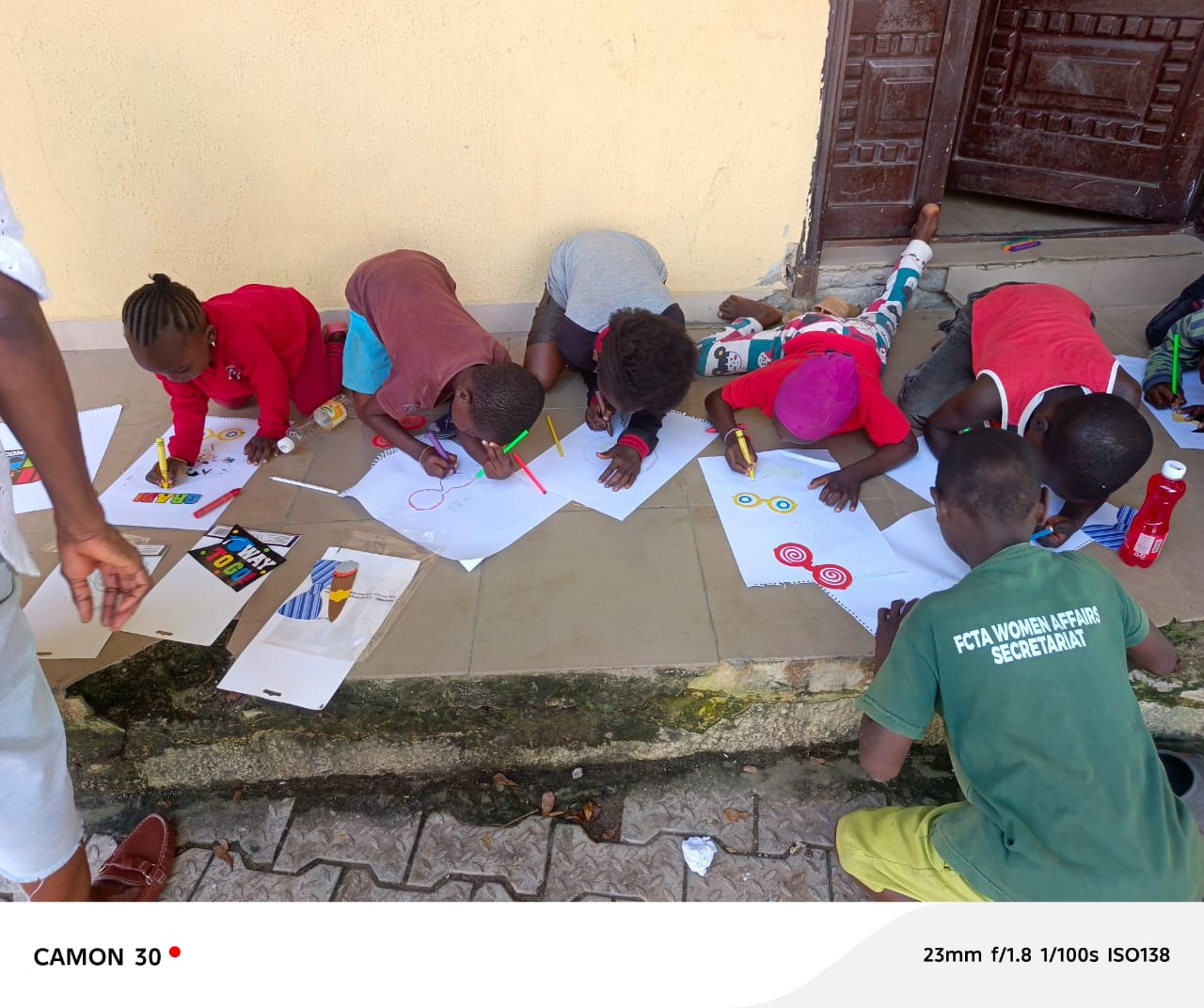 Children drawing during a creative art session